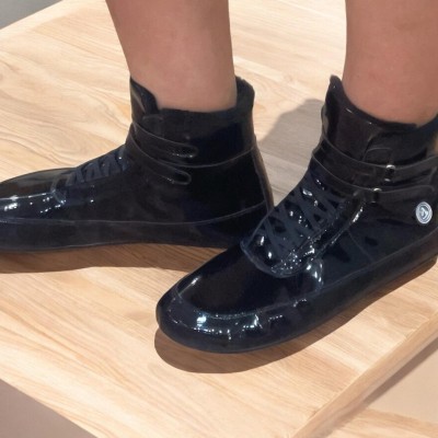 Cool Black Edition, botas barefoot calentitas by Blandy Shoes