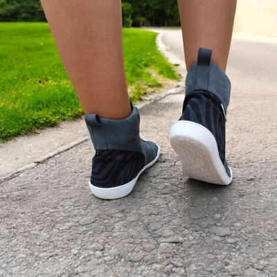 Zapa 2.0 Animal. Deportiva barefoot botín de piel natural by Blandy's