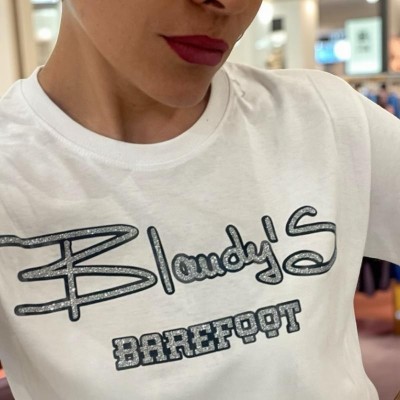 Camiseta barefoot Blandy's. Estilo y actitud